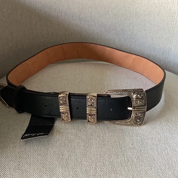 Accessories - Vintage Black Leather Belt with Gold Buckle